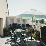 Cotes Et Maison Familiale En Bord De