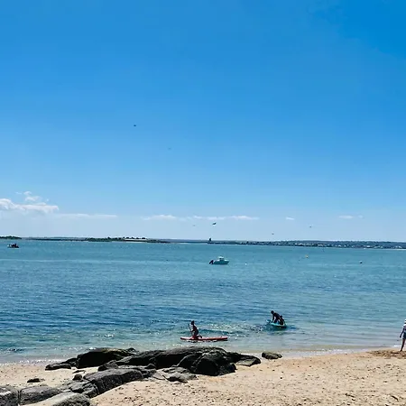 Cotes Et Maison Familiale En Bord De *