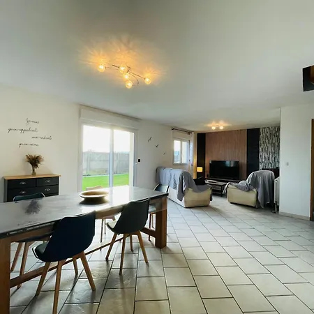 Cotes Et Maison Familiale En Bord De Holiday home *