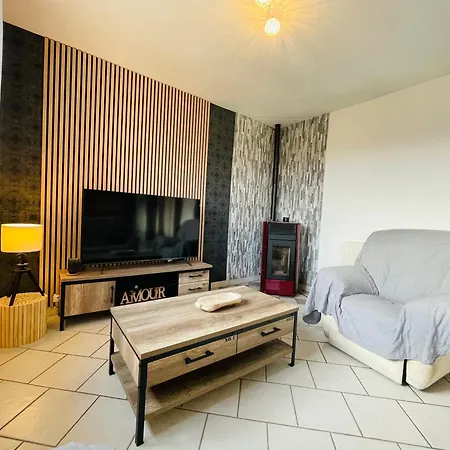 Cotes Et Maison Familiale En Bord De *