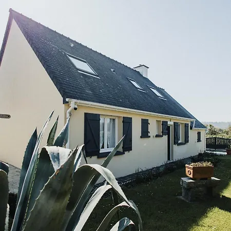 Cotes Et Maison Familiale En Bord De *