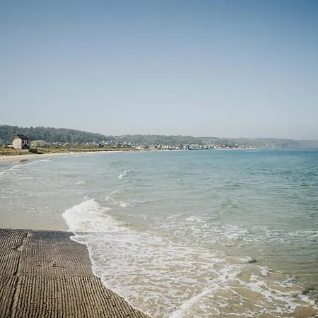 Cotes Et Maison Familiale En Bord De *