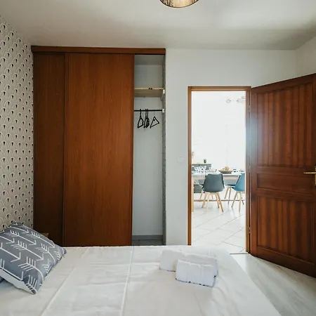 Cotes Et Maison Familiale En Bord De Holiday home