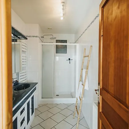 Cotes Et Maison Familiale En Bord De Urville-Nacqueville