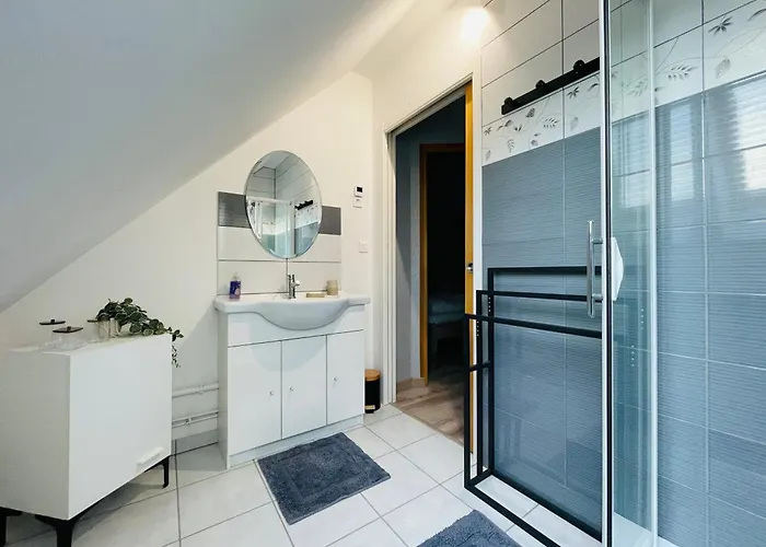 Cotes Et Maison Familiale En Bord De Urville-Nacqueville