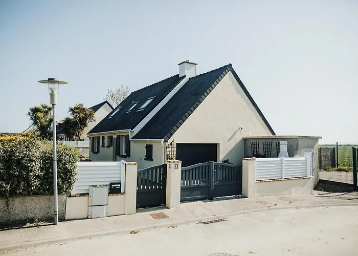 Cotes Et Maison Familiale En Bord De Urville-Nacqueville