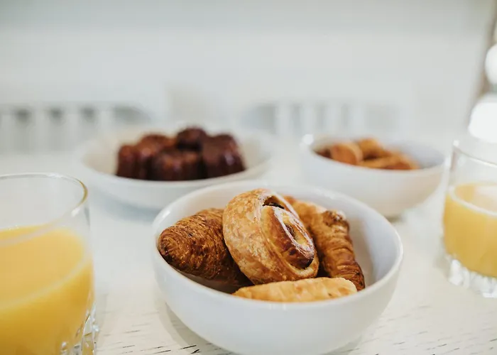 Cotes Et Maison Familiale En Bord De