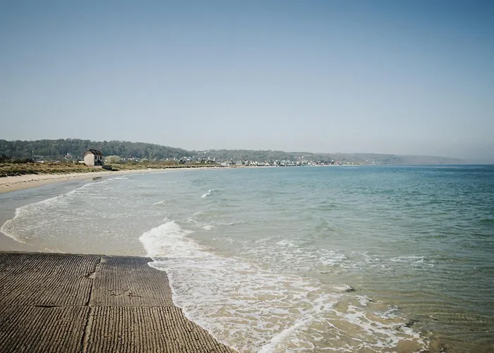Cotes Et Maison Familiale En Bord De *
