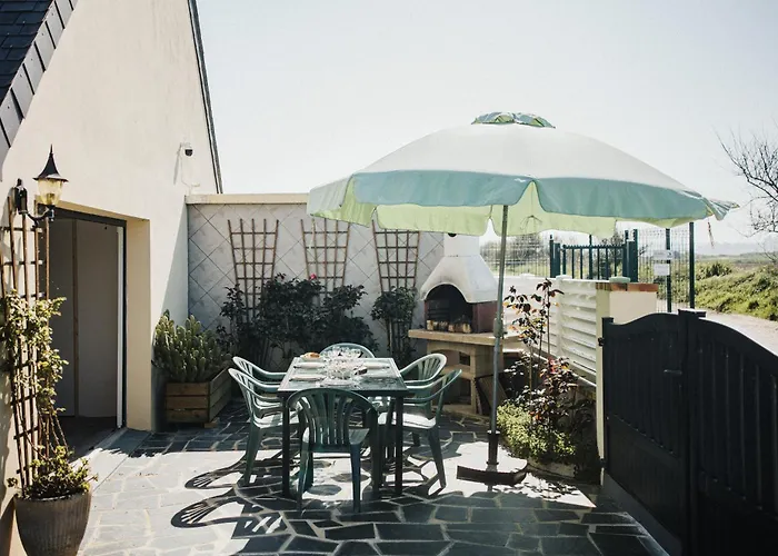 Cotes Et Maison Familiale En Bord De